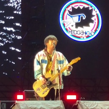 火车驶向云外梦安魂于九霄