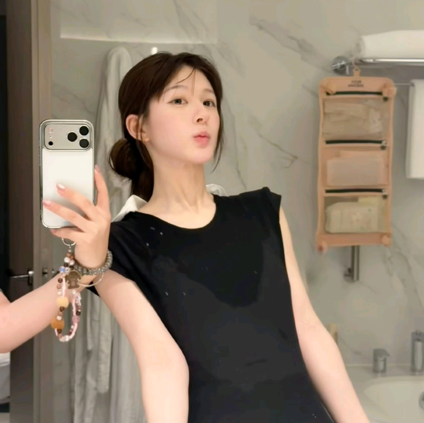 可露丽爱露思。 群聊头像